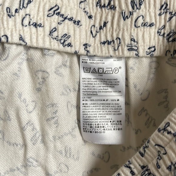 Banana Republic Sz L cursive “Hello” in various languages PJ Set - Picture 5 of 15